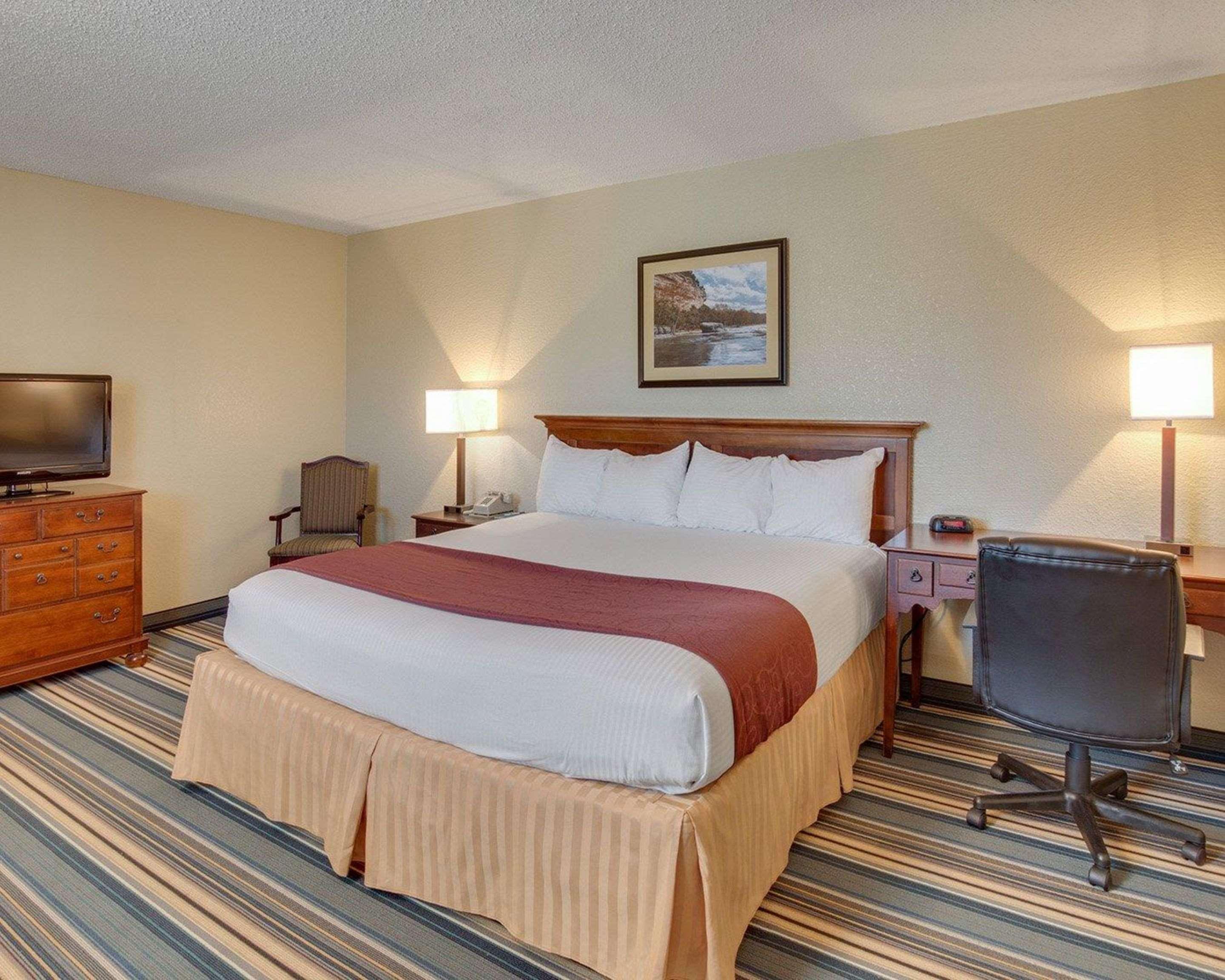 Days Inn By Wyndham Gatesville Экстерьер фото