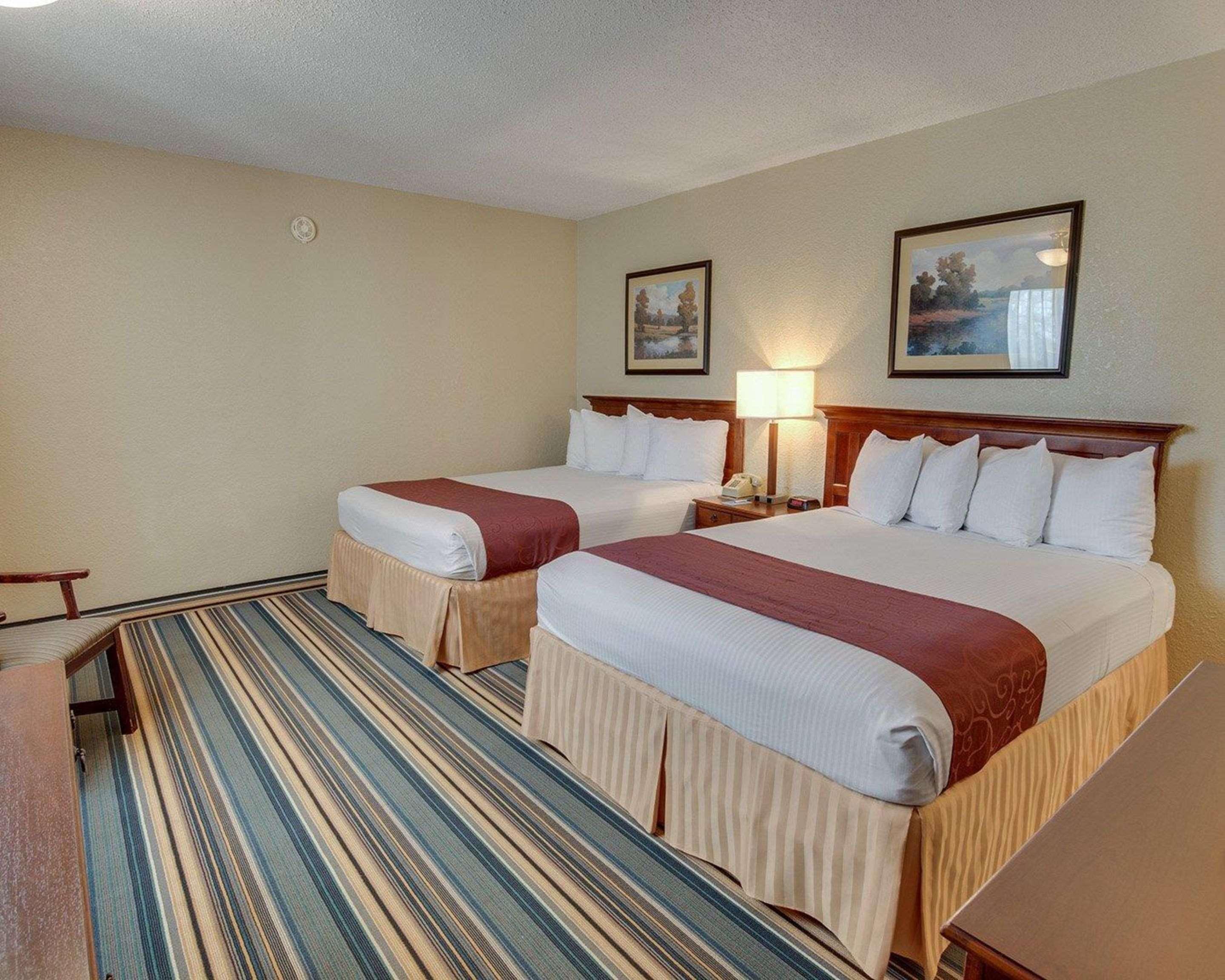 Days Inn By Wyndham Gatesville Экстерьер фото