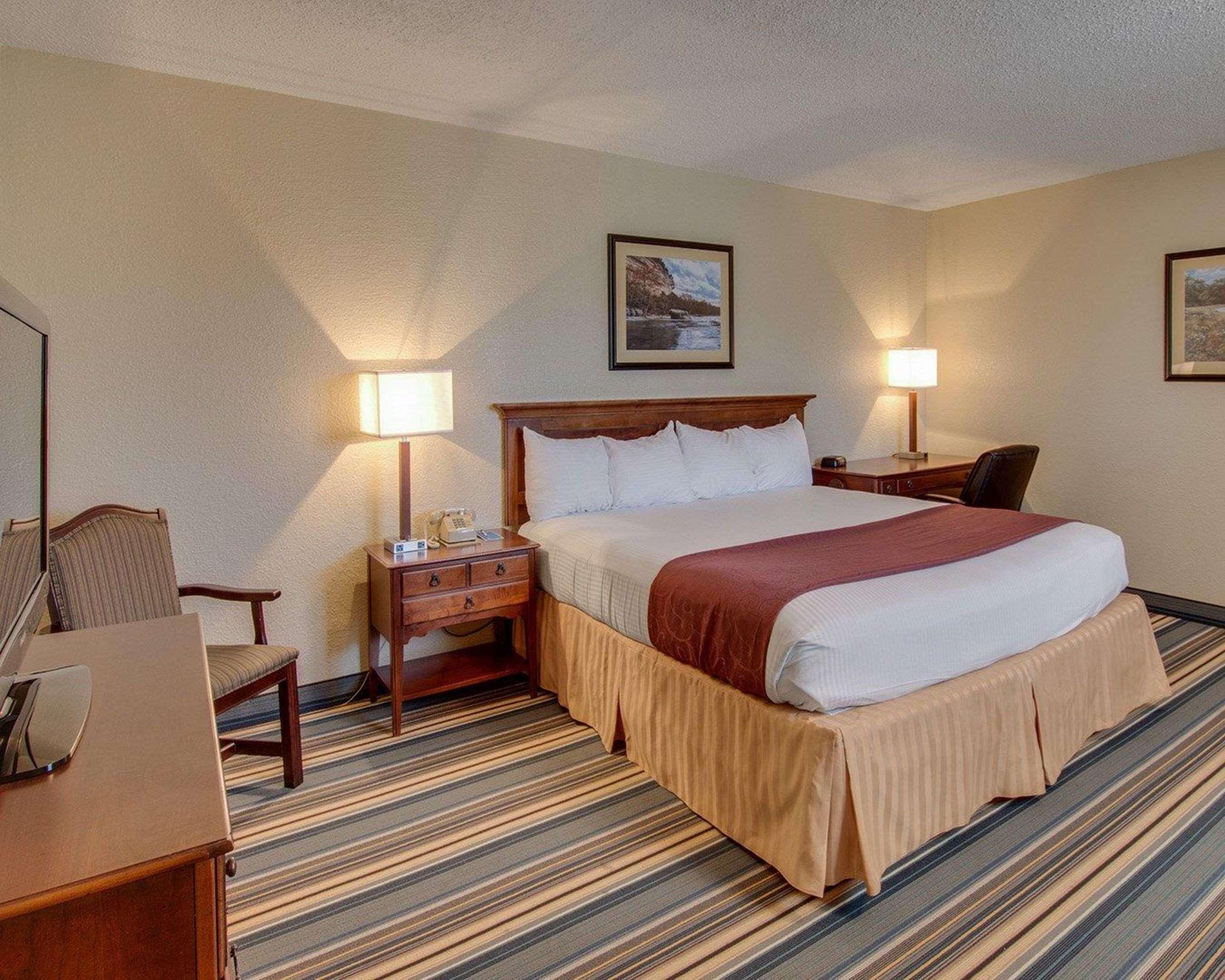 Days Inn By Wyndham Gatesville Экстерьер фото