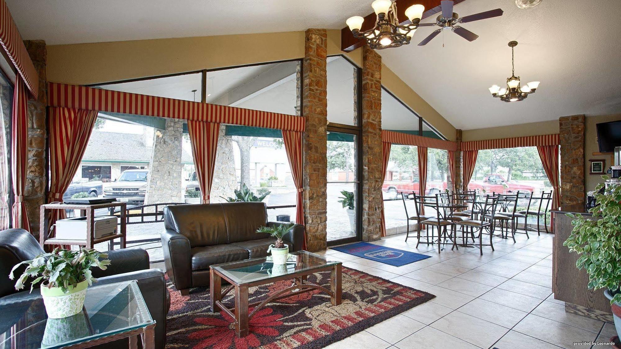 Days Inn By Wyndham Gatesville Экстерьер фото