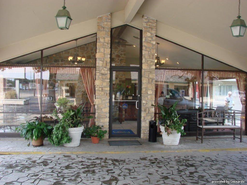 Days Inn By Wyndham Gatesville Экстерьер фото